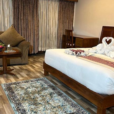 צ'יטוואן Hotel Earth Light Sauraha מראה חיצוני תמונה
