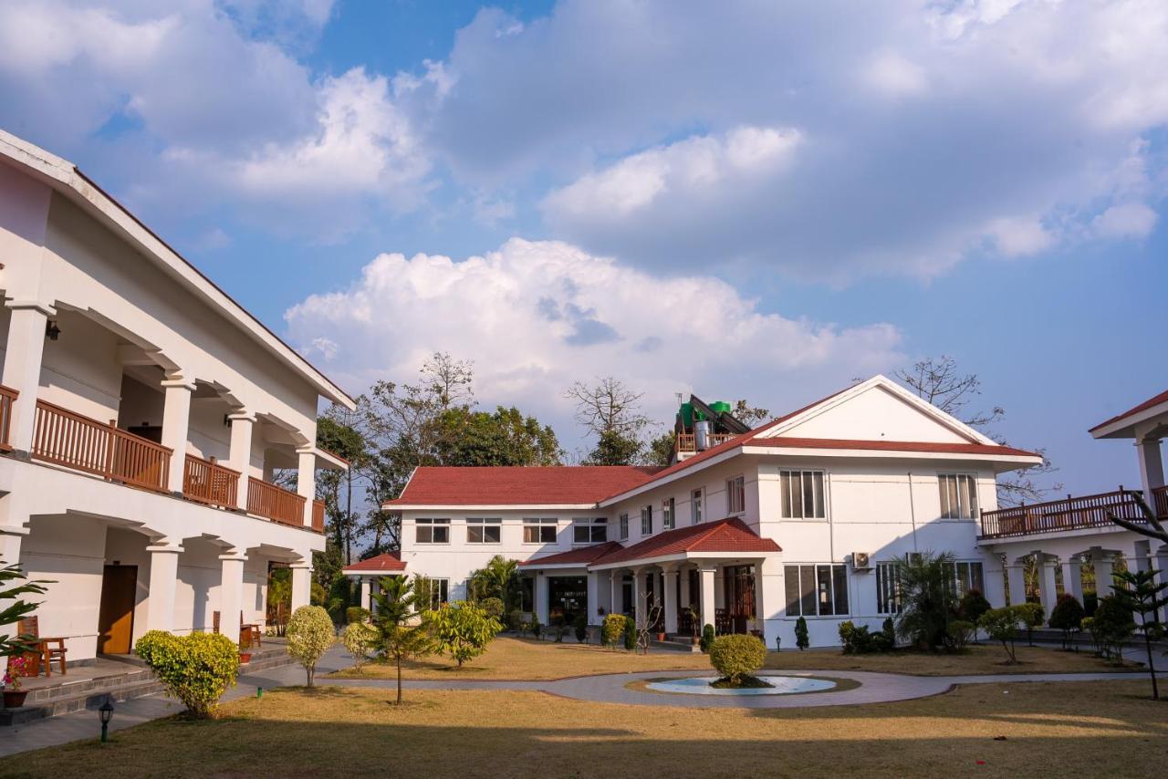 צ'יטוואן Hotel Earth Light Sauraha מראה חיצוני תמונה