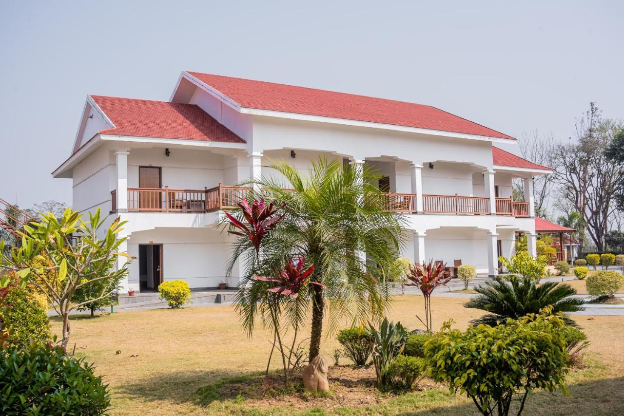 צ'יטוואן Hotel Earth Light Sauraha מראה חיצוני תמונה