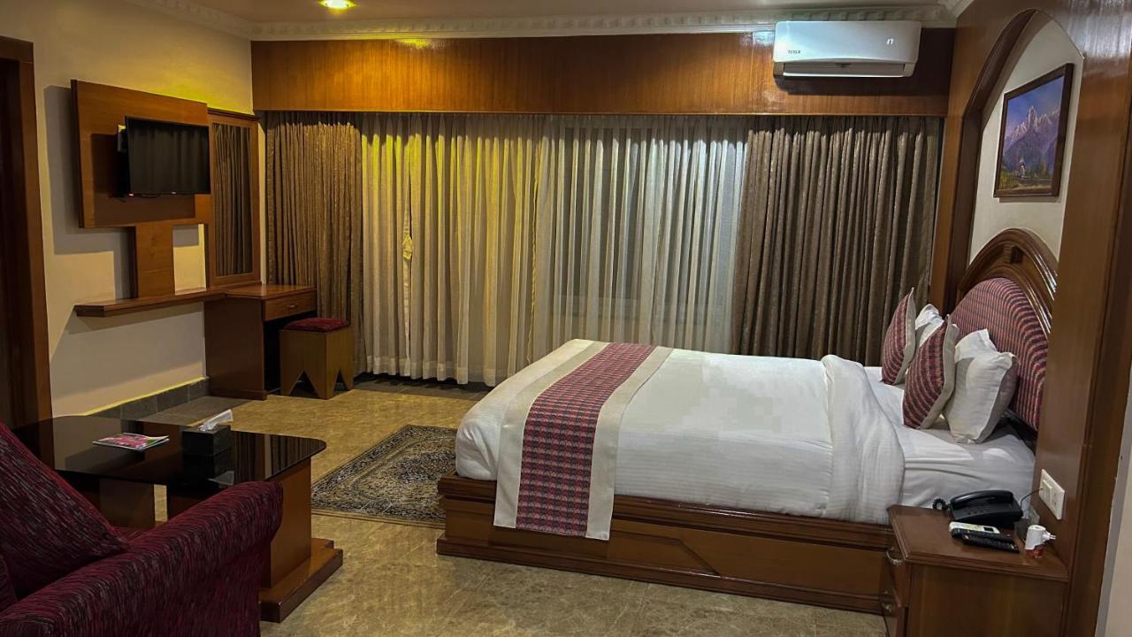 צ'יטוואן Hotel Earth Light Sauraha מראה חיצוני תמונה