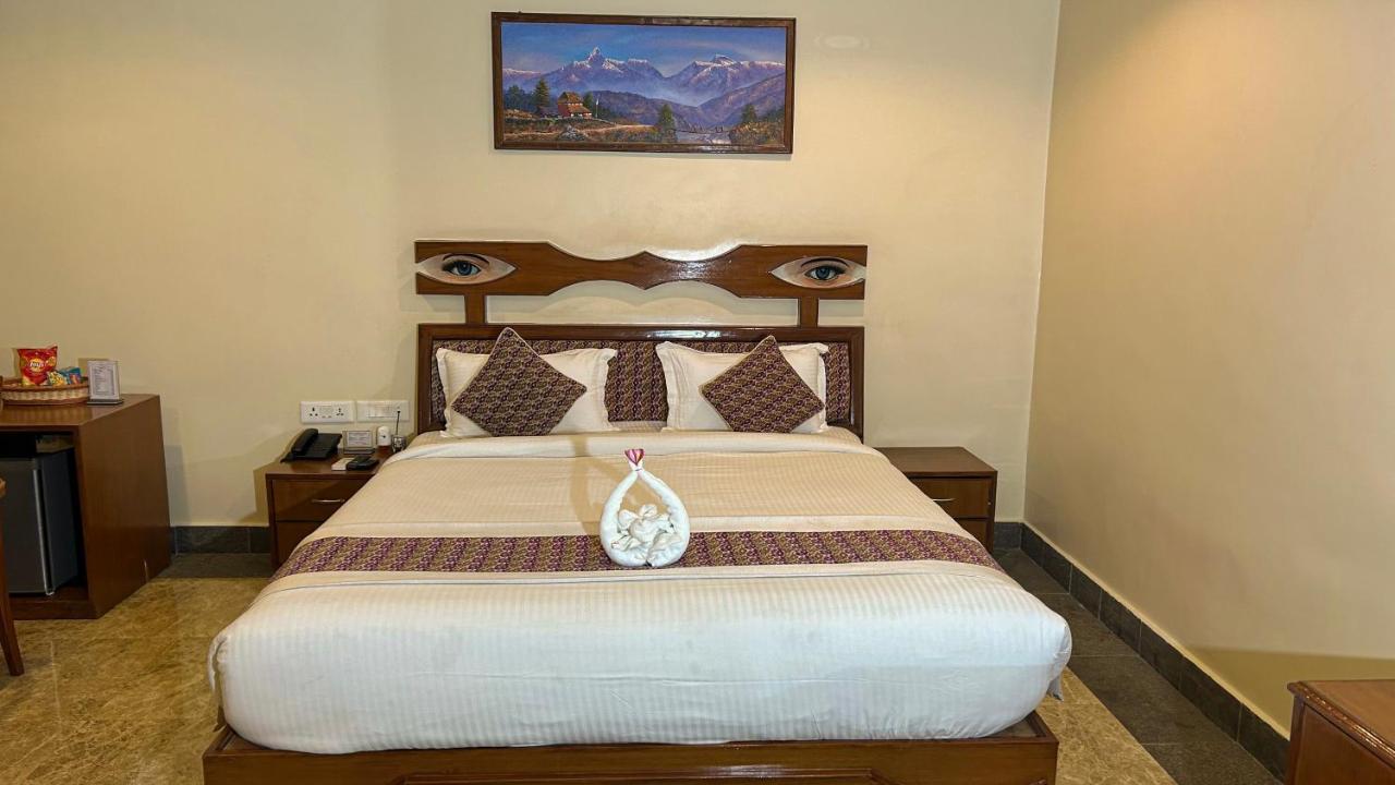 צ'יטוואן Hotel Earth Light Sauraha מראה חיצוני תמונה