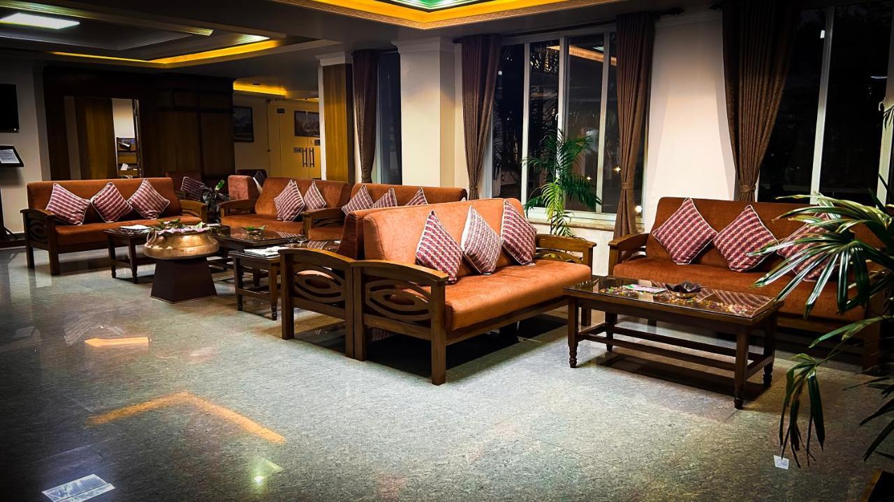 צ'יטוואן Hotel Earth Light Sauraha מראה חיצוני תמונה