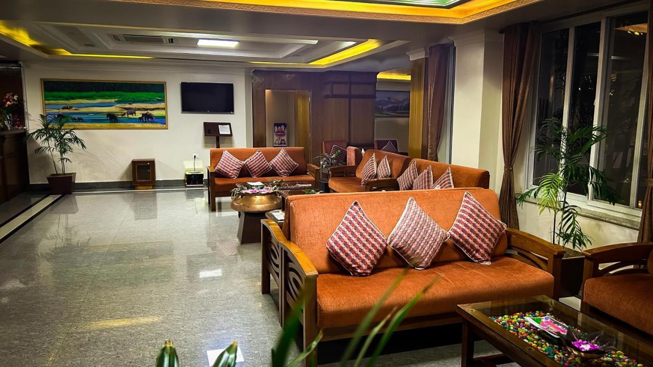 צ'יטוואן Hotel Earth Light Sauraha מראה חיצוני תמונה