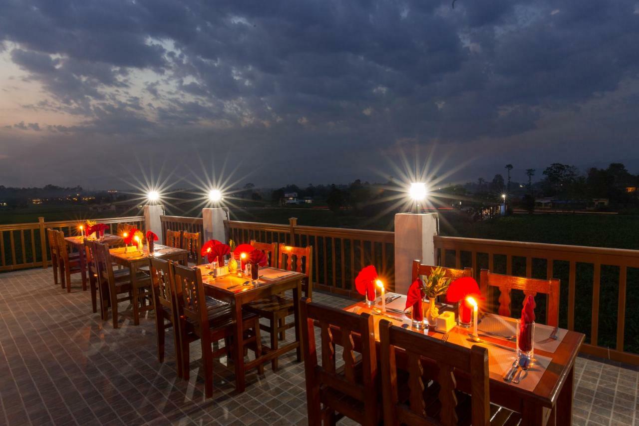 צ'יטוואן Hotel Earth Light Sauraha מראה חיצוני תמונה