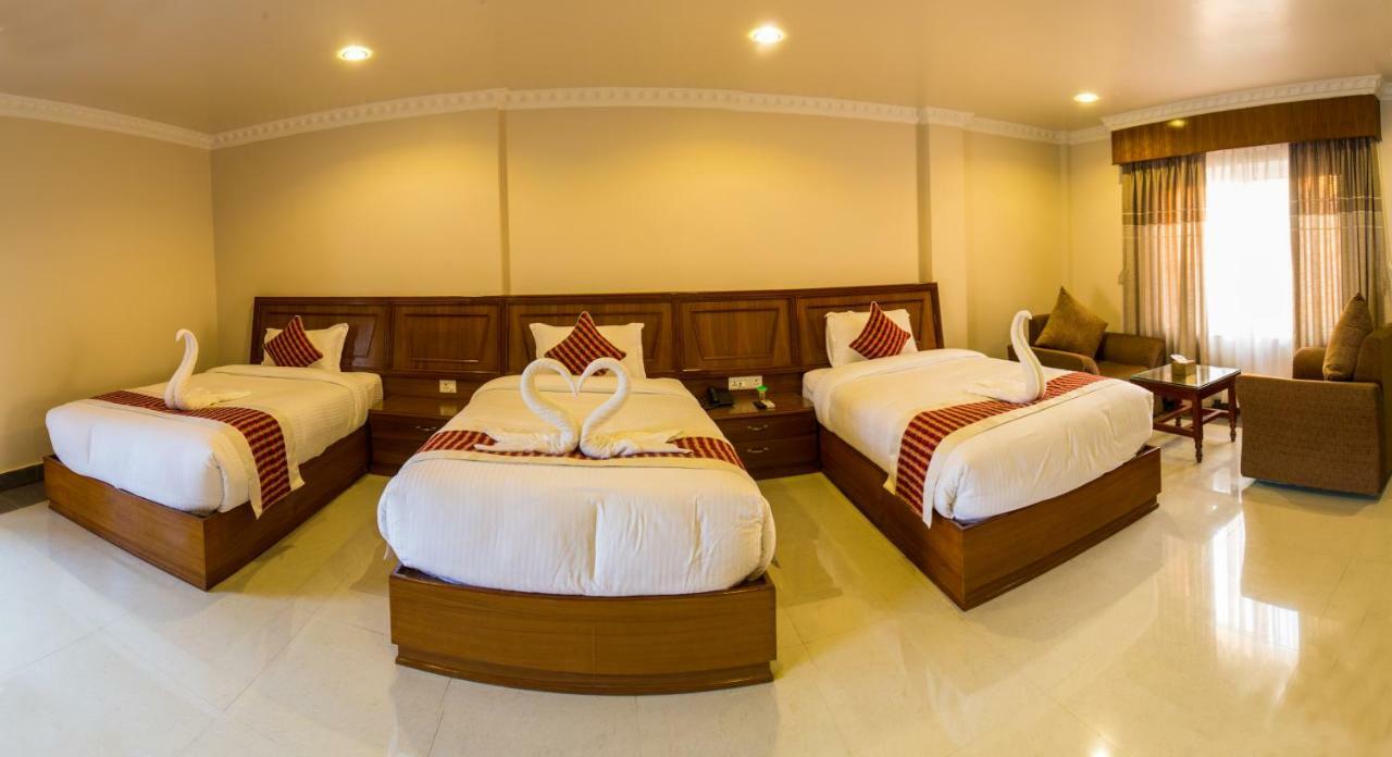 צ'יטוואן Hotel Earth Light Sauraha מראה חיצוני תמונה