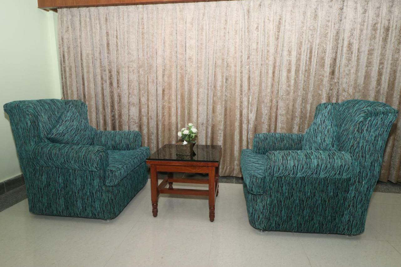 צ'יטוואן Hotel Earth Light Sauraha מראה חיצוני תמונה